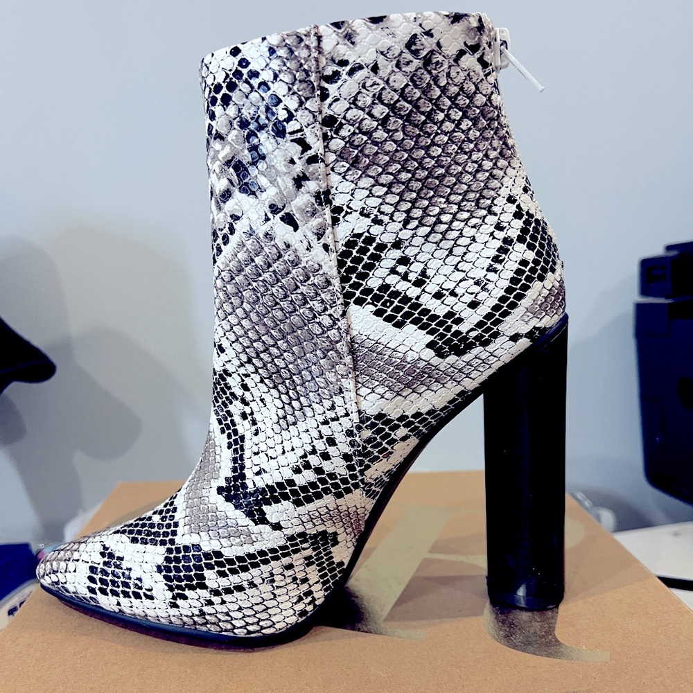 NEW! Snakeskin Heeled Booties US 8